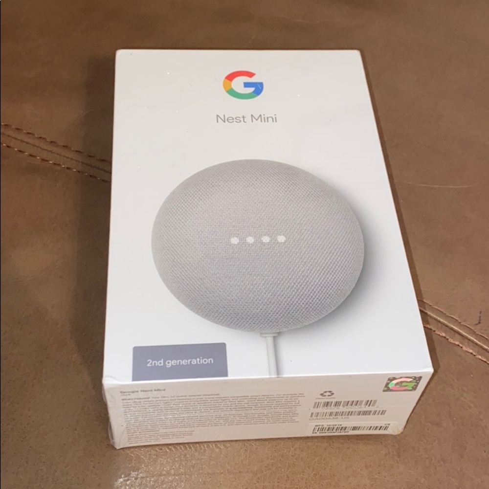 NEW in box Google Nest Mini white/silver